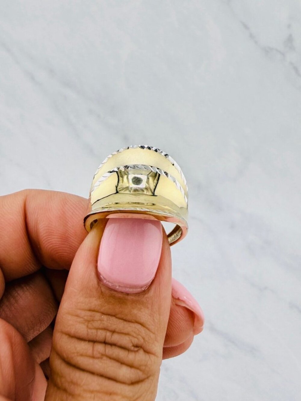 10K Gold Dome Ring – Abstract Dome Design - Anillo en oro Size 7.75